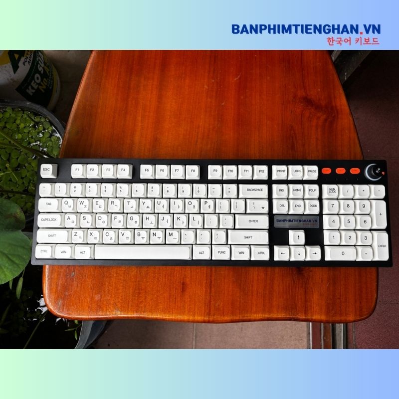 Bàn phím cơ tiếng Hàn có dây TCKB EK3104K White Black