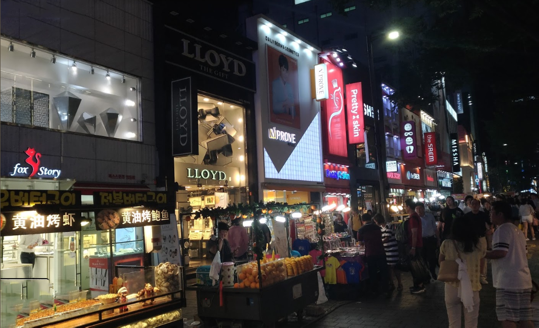 Một khu chợ ở Myeongdong Hàn Quốc